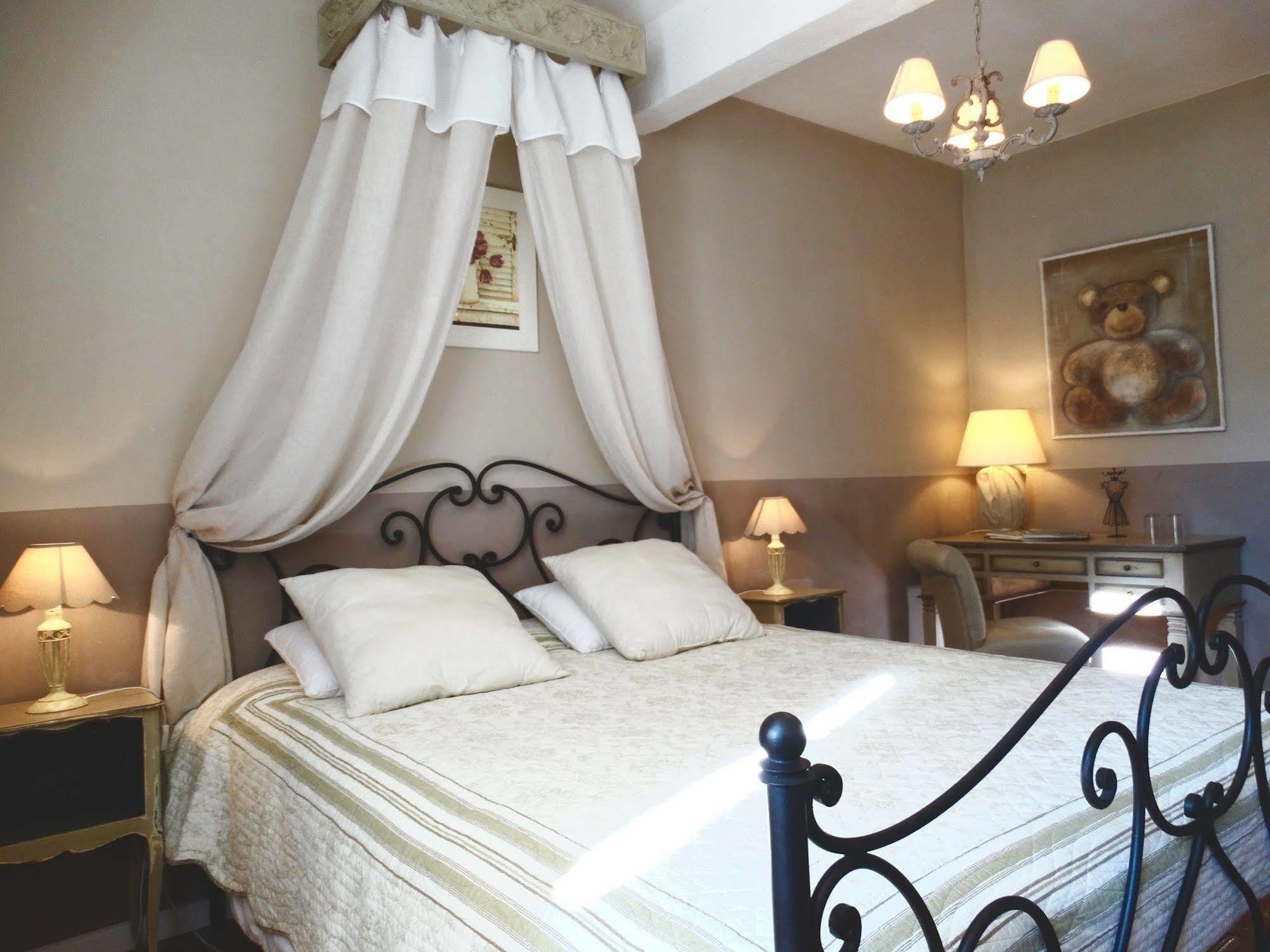 Bed and Breakfast Un Patio En Luberon Ansouis Zewnętrze zdjęcie